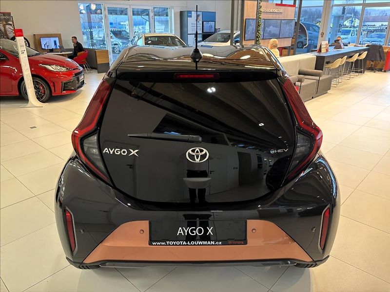 Toyota Aygo 1,5   X Executive 2026 - fotka 6 z 8