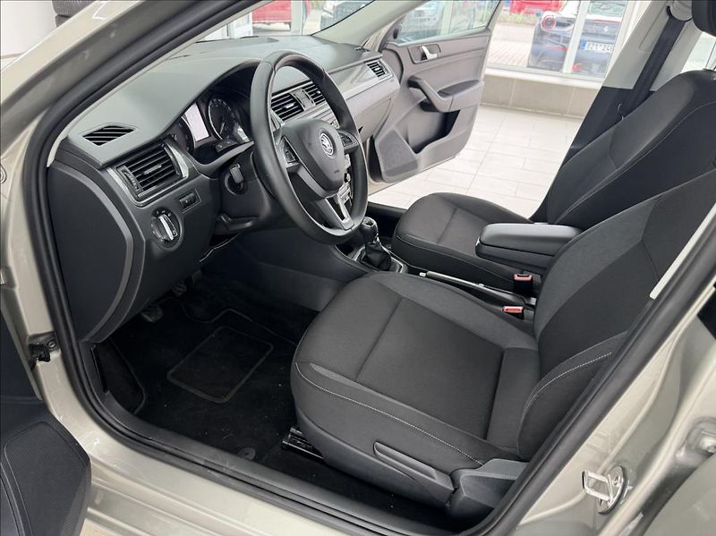 Škoda Rapid 1,2 TSI NAVI,Climatronic - fotka 9 z 28
