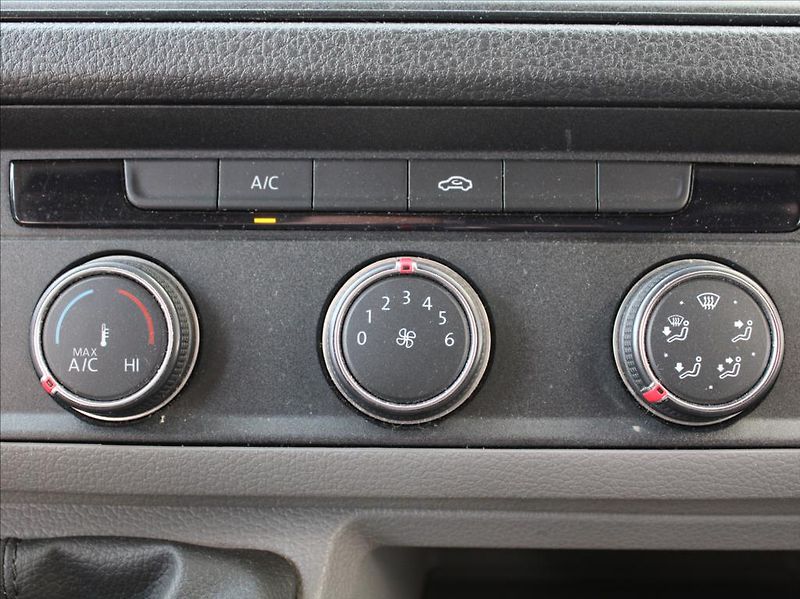 Volkswagen Crafter 2,0 TDi XDR Tažné Zár. 91tkm. - fotka 17 z 21