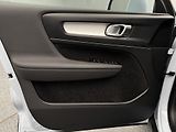 Volvo XC40 B3 CORE AUT CZ 1.maj - náhled 18