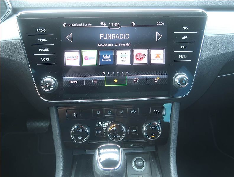 Škoda Superb (2023) Style 2.0 TDI - fotka 12 z 17