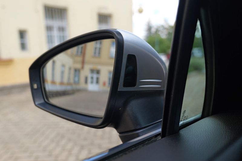 Volkswagen Tiguan Allspace TDI 4x4 DSG 360 HUD Matrix Taž - fotka 36 z 42