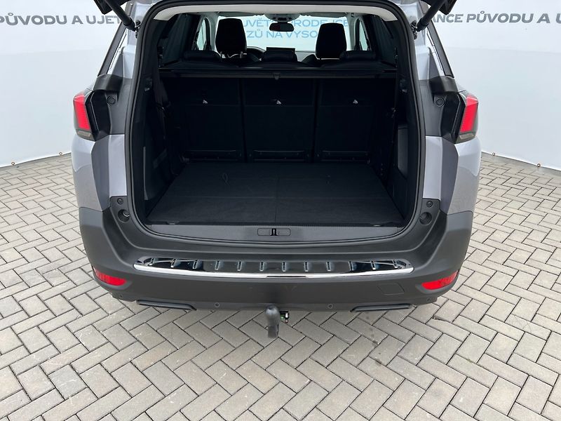 Peugeot 5008 (2022) 1.2PT 96kW! Allure! Tažné! LED - fotka 11 z 42