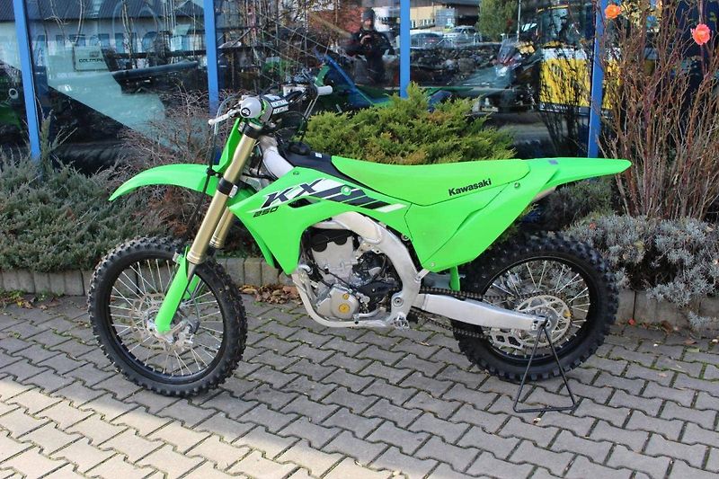 Kawasaki KX 250 F (2025) 2025 15 MTH - fotka 7 z 9