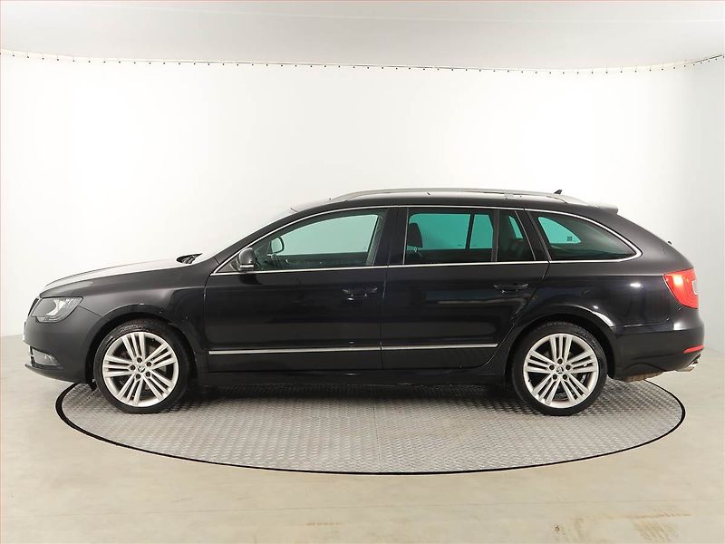 Škoda Superb (2013) Elegance 2.0 TDI, Automat - fotka 3 z 19
