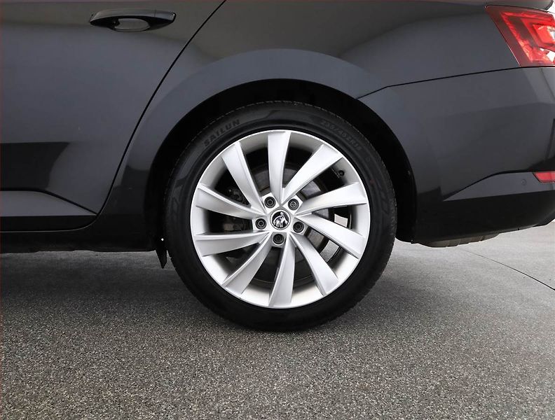 Škoda Superb (2017) Laurin&Klement 1.8 TSI, Kůže - fotka 21 z 21