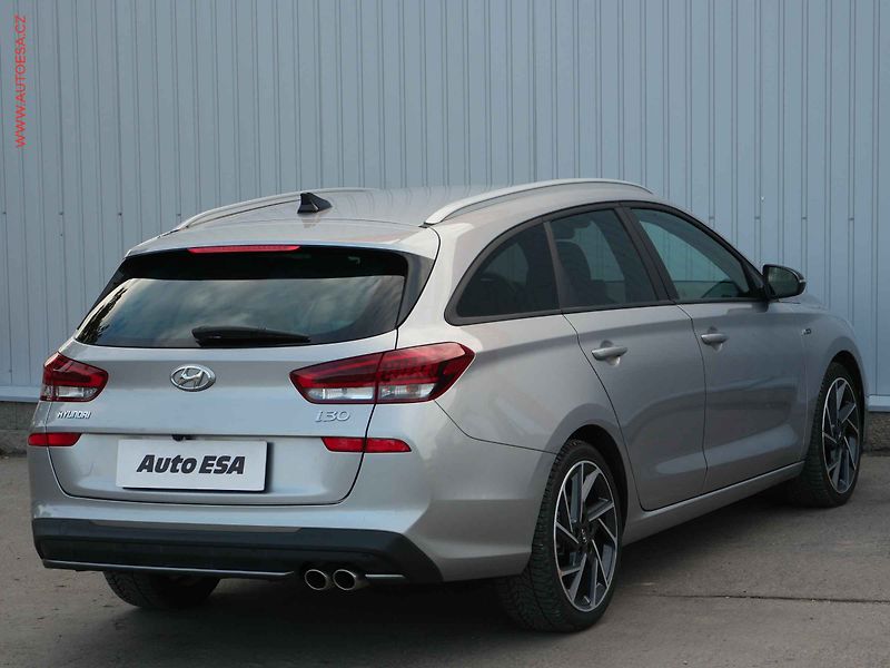 Hyundai i30 (2023) 1.5T-GDi, 1.maj,ČR, AT, LED - fotka 4 z 28