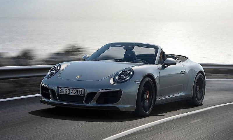 Porsche 911 Carrera GTS.
