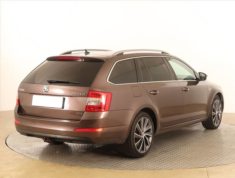 Škoda Octavia (2017) Laurin&Klement 2.0 TDI, 4X4 - fotka 5 z 19
