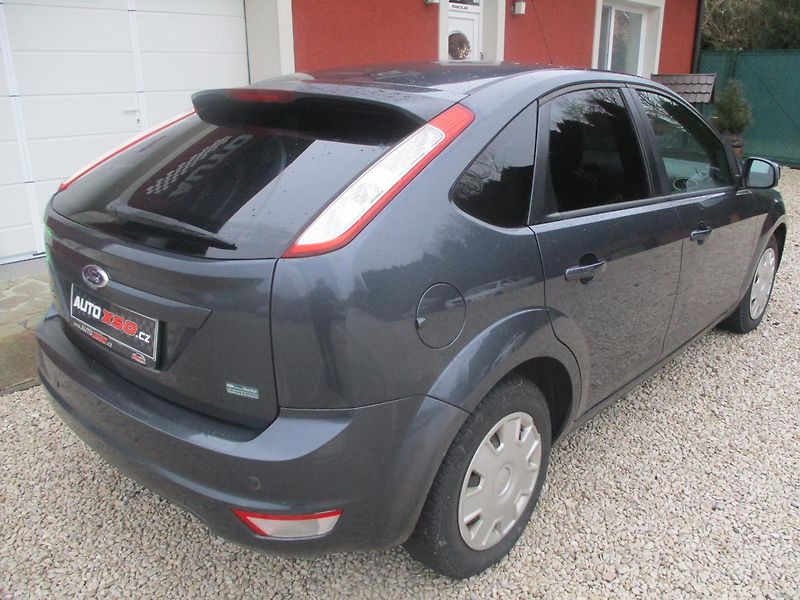Ford Focus 1.6i DIGI AC - fotka 3 z 27