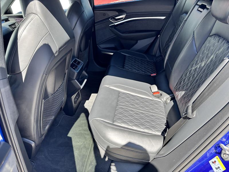 Audi Q8 e-tron (2023) S-Line 55 300kW 114kWh Matrix  - fotka 15 z 41
