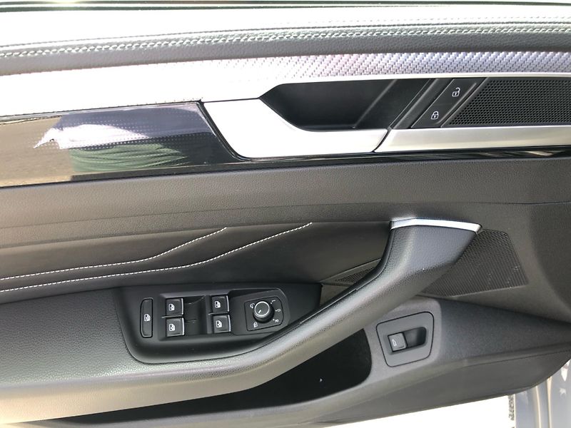 Volkswagen Arteon 2.0 TDi DSG 7st. 4Motion R-Lin - fotka 15 z 30