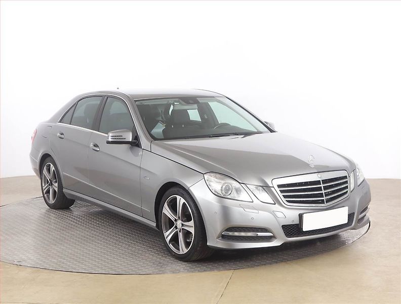 Mercedes-Benz Třídy E (2011) Avantgarde E 350 CDI 4MATIC - fotografie inzerátu