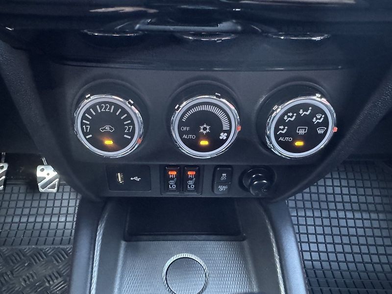 Mitsubishi ASX (2018) 1.6i Mivec Xenony Navi Kamera - fotka 8 z 46