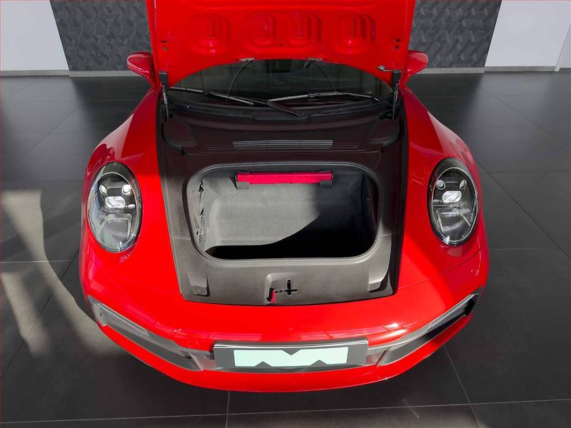 Porsche 911 (2024) Carrera S - fotka 10 z 23