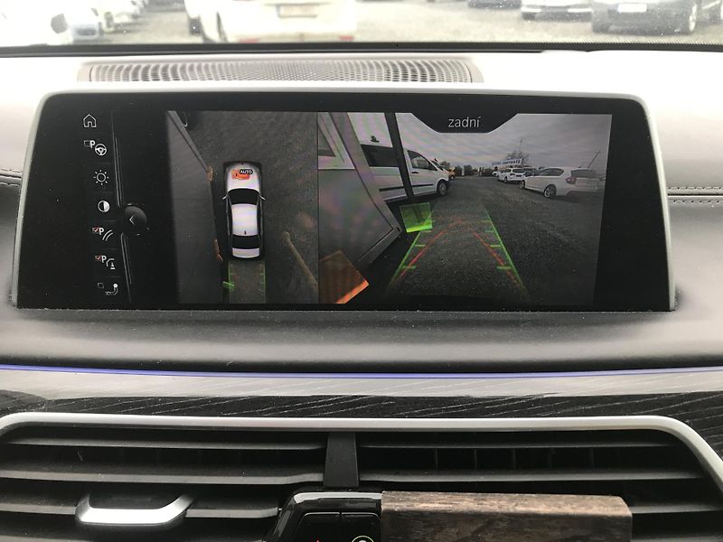 BMW Řada 7 730D X-DRIVE ,360,HUD,ČR,DPH.. - fotka 10 z 17