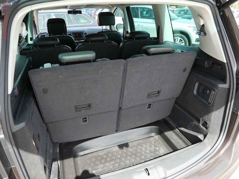 Volkswagen Sharan (2015) 2.0TDi, 2.maj,ČR, DSG, AC - fotka 12 z 25