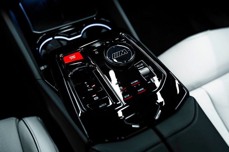 BMW M5 - fotka 14 z 23