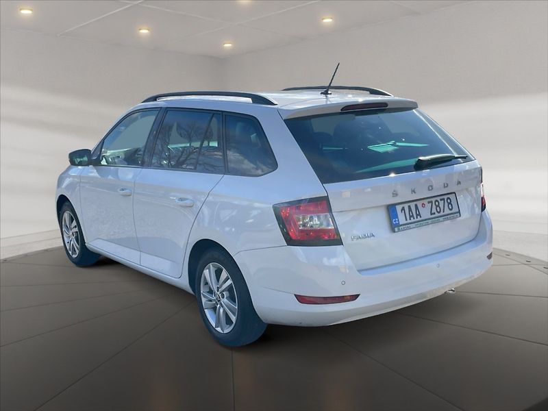 Škoda Fabia 1,0 TSI Ambition - fotka 4 z 11