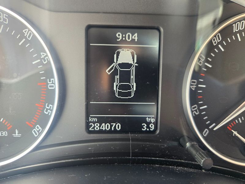 Škoda Octavia (2012) 2.0 TDI STK,Nová spojka - fotka 9 z 27
