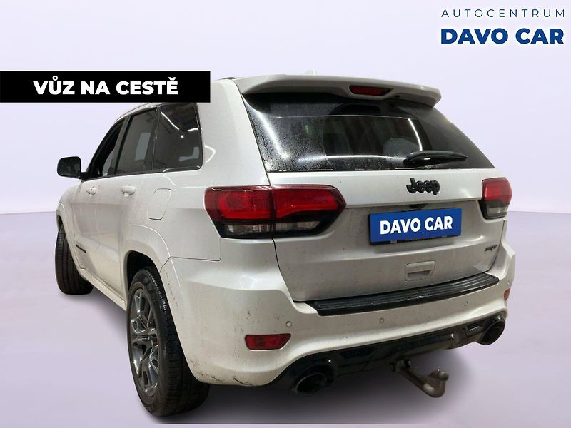 Jeep Grand Cherokee 6,4 V8 HEMI SRT Aut. 4x4 PANO - fotka 2 z 11