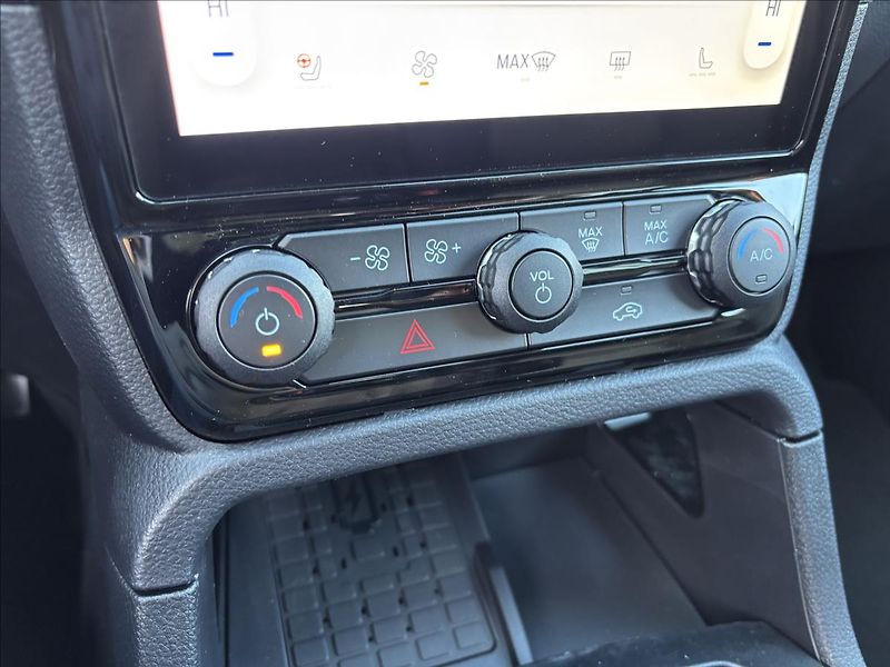 Ford Ranger 2,3 PHEV 207kW Wildtrak DPH - fotka 31 z 42