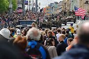 Plzní projel Konvoj svobody. Stovky kusů historické vojenské techniky v neděli projely z Bor do centra města. Ulice lemovaly tisíce diváků