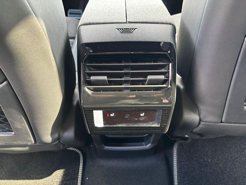 Peugeot 3008 (2026) GT Elektromotor 210 k / 73 kWh - fotka 20 z 22