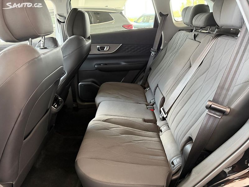 Chery Tiggo 8 PHEV (2026) UNIQUE PANORAMA 7MÍST - fotka 17 z 24