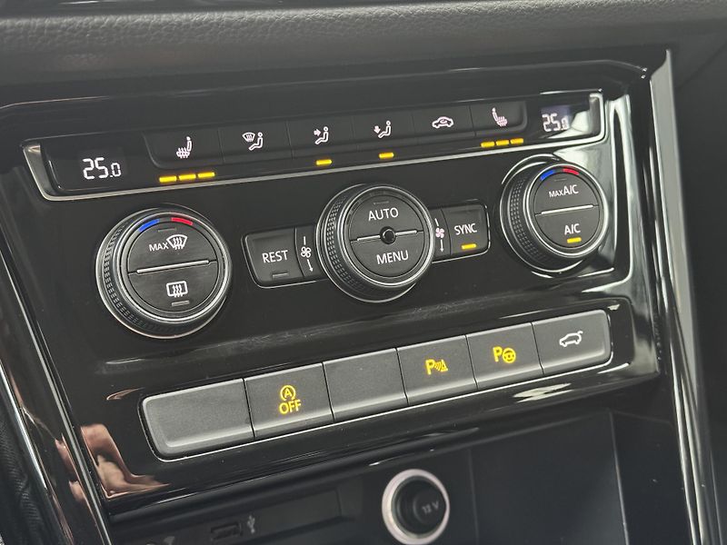 Volkswagen Touran (2017) 1.4TSi Highline 7míst RZV - fotka 36 z 48
