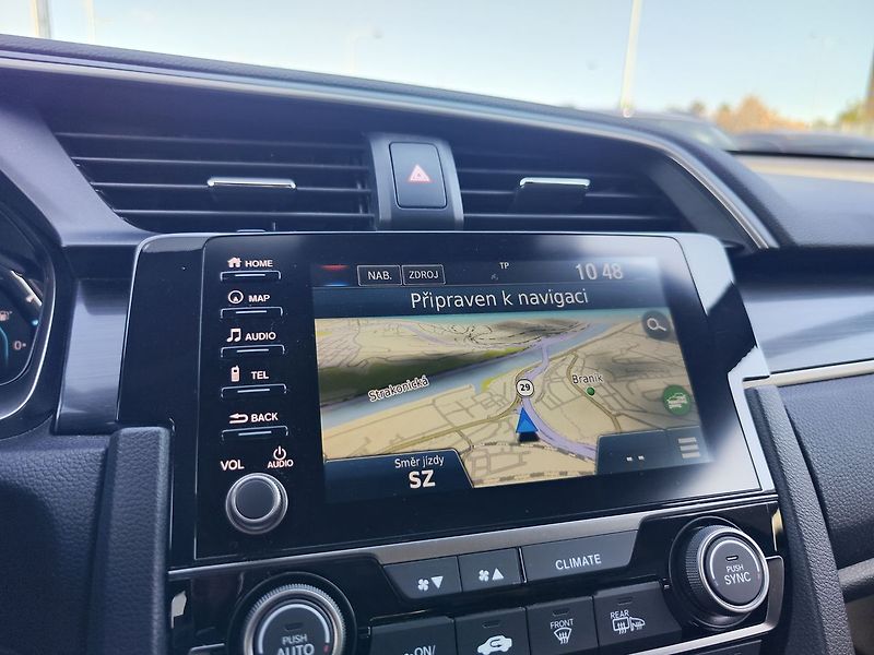 Honda Civic 1.0 i-VTec/93kW Elegance - fotka 16 z 30