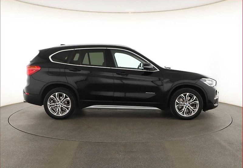 BMW X1 (2017) xDrive20d, 4X4, Automat - fotka 6 z 20