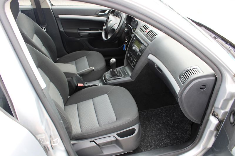 Škoda Octavia (2008) 1,9TDI KLIMA EL.OKNA ALUKOLA - fotka 13 z 17