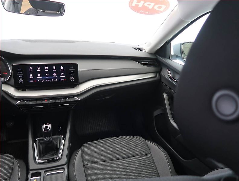 Škoda Octavia (2023) Ambition 2.0 TDI, ČR,1.maj - fotka 8 z 24