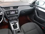Škoda Octavia (2016) Elegance 2.0 TDI, Xenony - náhled 8