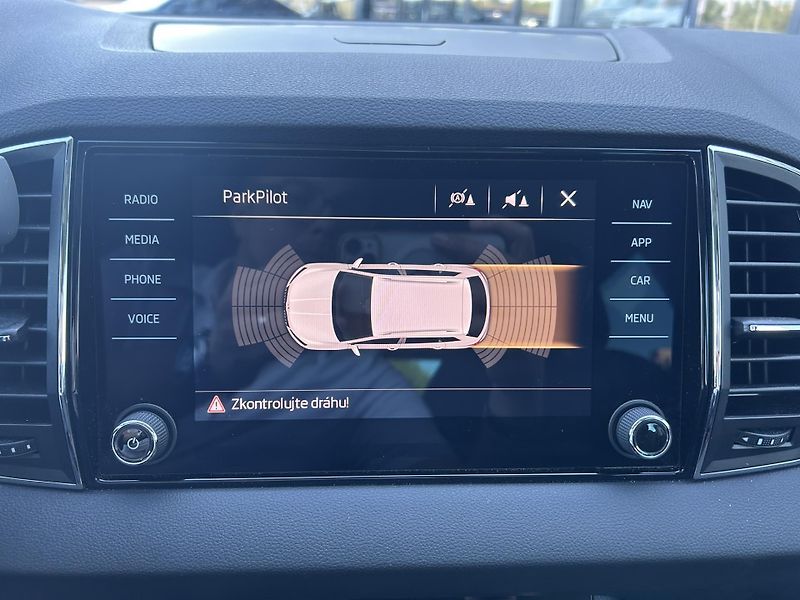 Škoda Karoq Style 1.5 TSI /110kW 7st.aut.D - fotka 26 z 26
