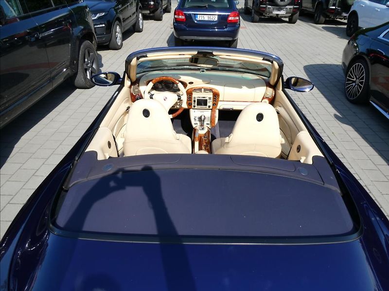 Porsche 911 3,6 Carrera 4 Cabrio,4x4,Autom - fotka 20 z 29