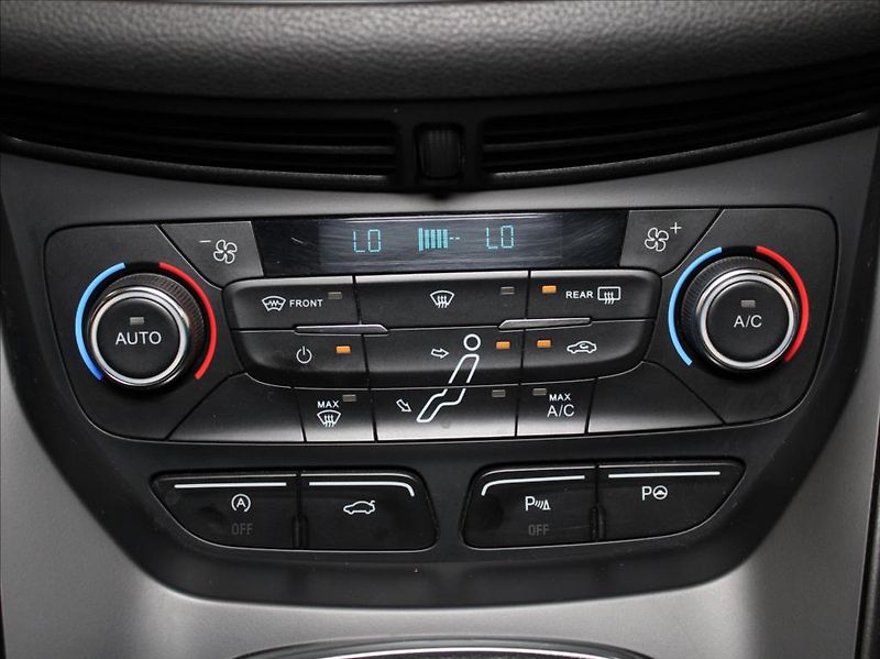 Ford Grand C-MAX 2,0 TDCI 110kW 7-míst 126tkm. - fotka 17 z 19