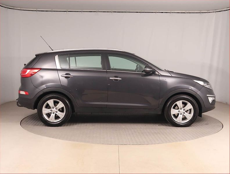 Kia Sportage (2011) 2.0 CRDi, 4X4, Automat - fotka 6 z 16