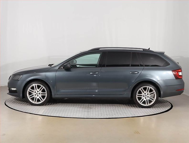Škoda Octavia (2018) 1.0 TSI, Navi, Tempomat - fotka 3 z 23
