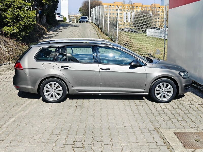 Volkswagen Golf (2014) 1,2 TSI 77 kW Comfortline - fotka 36 z 39