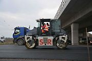 Stavba dálnice D1 mezi Říkovicemi a Přerovem je v plném proudu. V těchto dnech se pokládají asfaltové vrstvy na přeložce Tovačovské ulice.