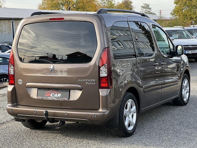 Peugeot Partner Tepee 1.6i KLIMA KOUPENO V ČR 1.MAJ. - fotka 7 z 37