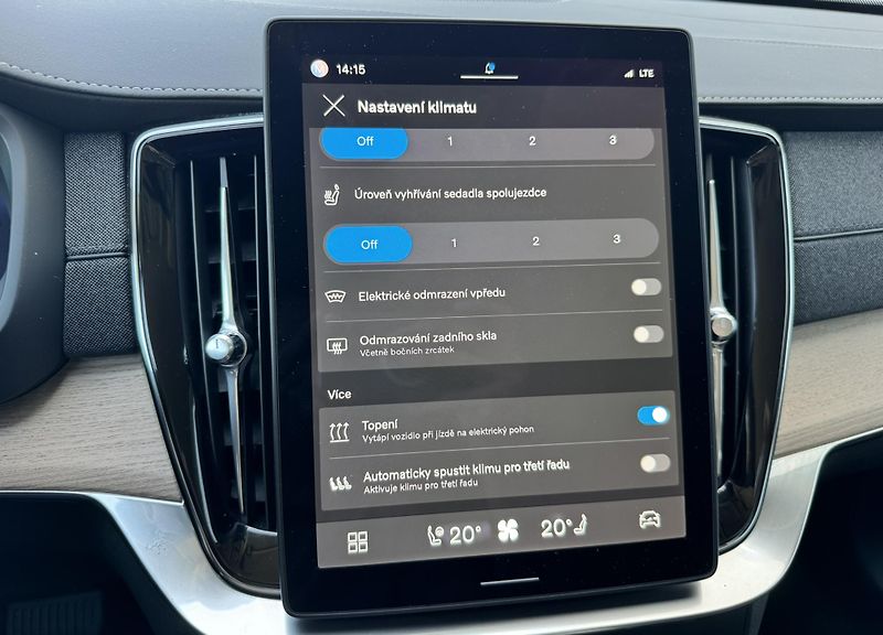 Volvo XC90 T8 AWD / 360 / kola/ REZERVACE - fotka 39 z 51