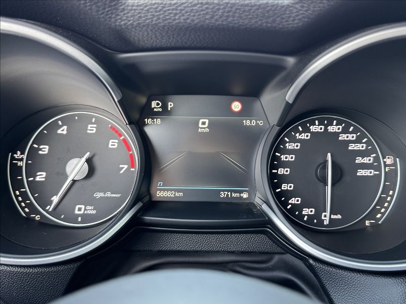 Alfa Romeo Stelvio 2,0 T Q4 AT8 ZF VELOCE původČR - fotka 28 z 50