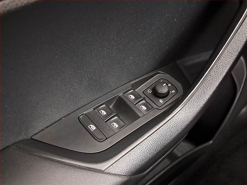 Škoda Karoq (2021) Style 1.5 TSI - fotka 28 z 30