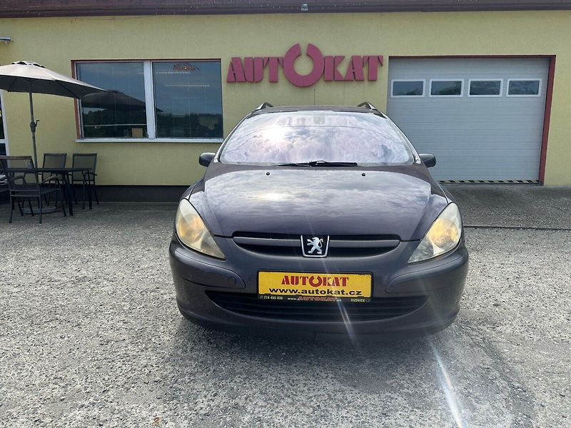 Peugeot 307 1.6i 80kw/2 sady pneu - fotka 8 z 17