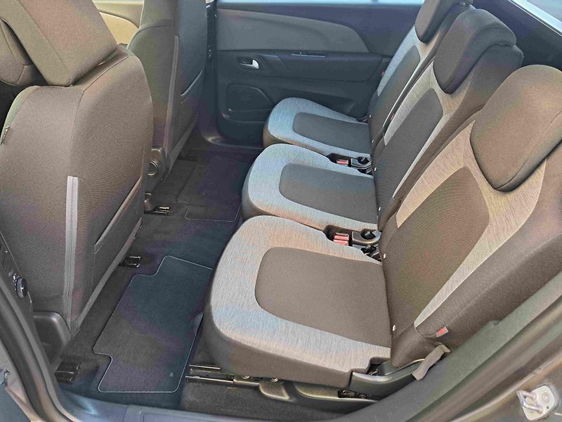 Citroën Grand C4 SpaceTourer (2021) 1,5 HDI EAT8  - fotka 14 z 23