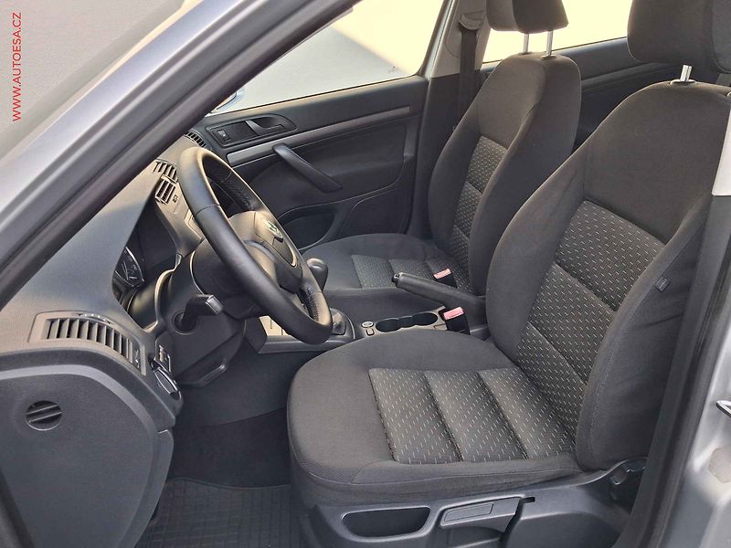 Škoda Octavia (2011) 1.2 TSI, ČR, Klima - fotka 9 z 15