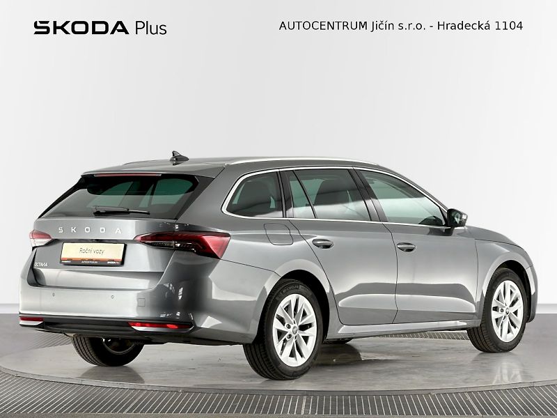 Škoda Octavia (2025) Combi 1.5TSI 110kW Top Selecti - fotka 2 z 30